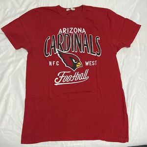 Football t-shirt men’s medium, never worn